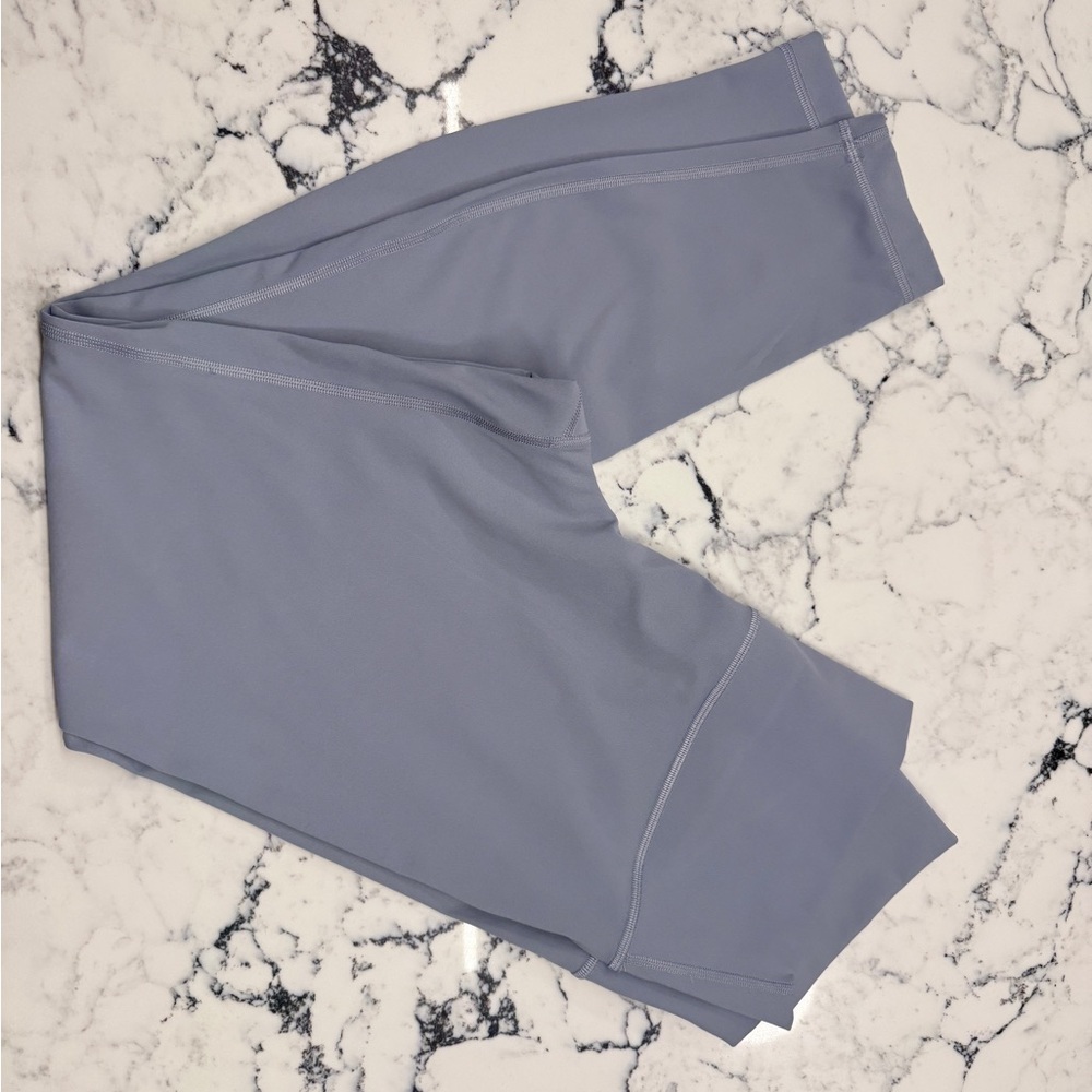 LULULEMON Wunder Under High-Rise Tight / Legging 28” Luxtreme. Color Chambray